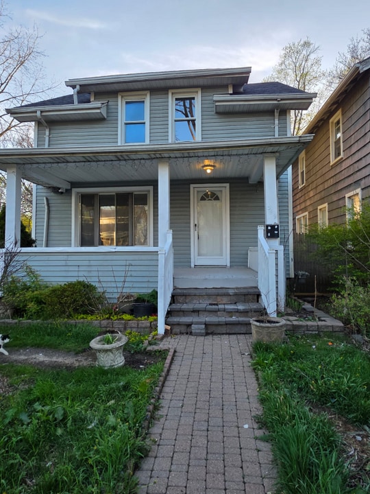 349 Baldwin Ave in Pontiac, MI - Building Photo
