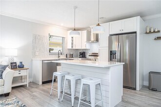 742 99th Ave N in Naples, FL - Building Photo - Building Photo