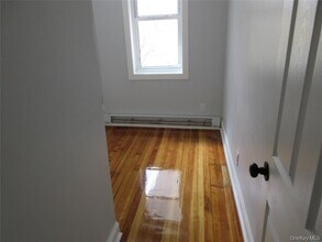 949 E 213th St in Bronx, NY - Building Photo - Building Photo