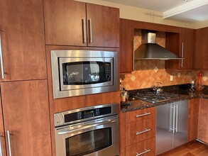 10 Ocean Ave in Revere, MA - Building Photo - Building Photo