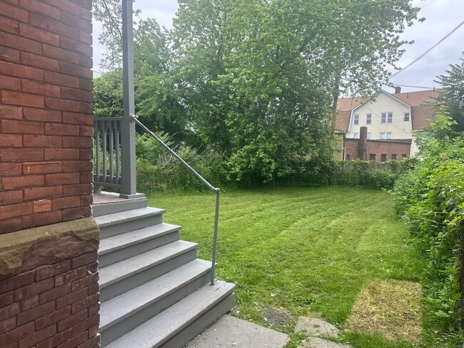 108 New Britain Ave in Hartford, CT - Building Photo - Building Photo