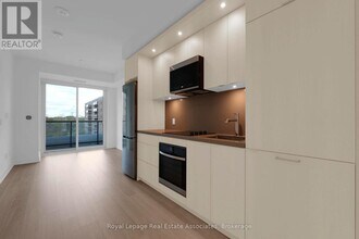 60 Central Park Roadway in Toronto, ON - Building Photo - Building Photo