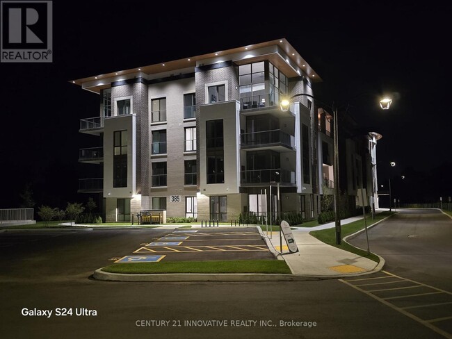 385 Arctic Red Dr in Oshawa, ON - Building Photo - Building Photo