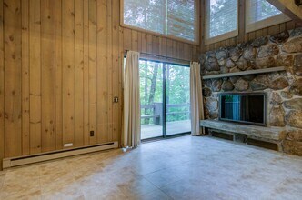 73 Kearsarge Woods Ln in Conway, NH - Building Photo - Building Photo