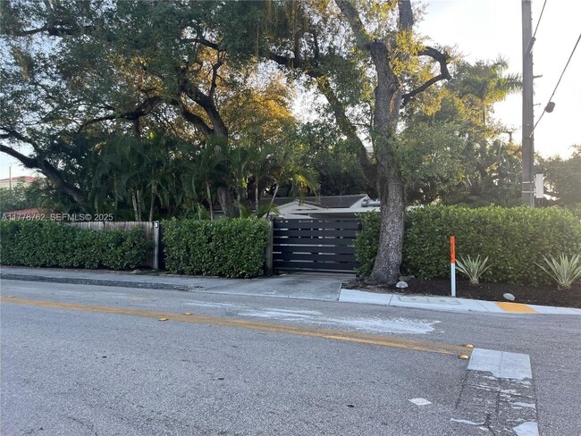 property at 701 SW 9th Ave