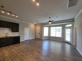 7486 Woo St in Pearland, TX - Building Photo