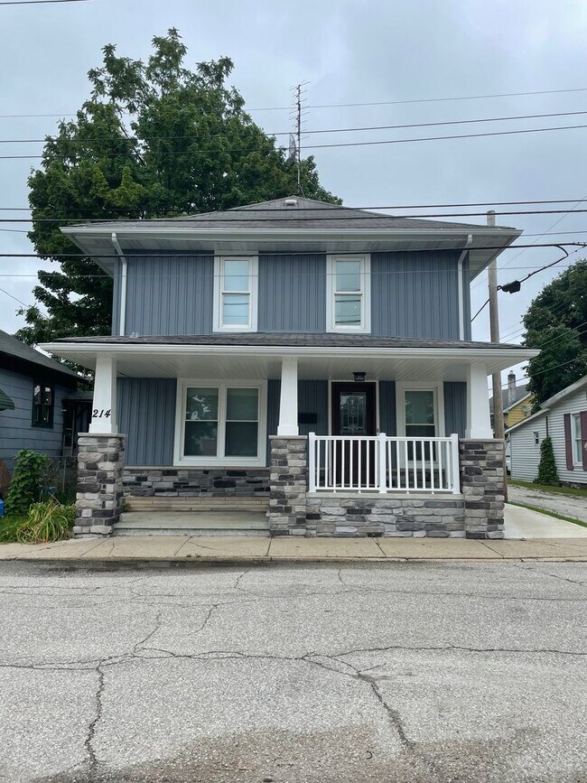 property at 214 New St