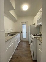 8132 Harding Ave in Miami, FL - Building Photo