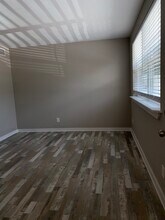 5830 Yellow Pine Ct, Unit 2 in Jacksonville, FL - Building Photo - Building Photo