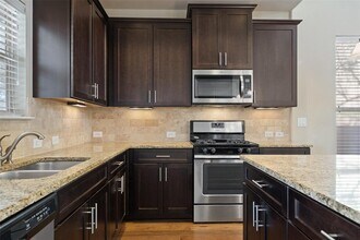 7709 Menchaca Rd in Austin, TX - Building Photo - Building Photo