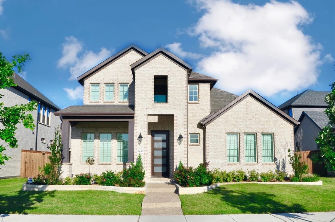 6685 Mistley Park in Frisco, TX - Foto de edificio