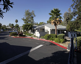 Cornerstone Senior in Sacramento, CA - Foto de edificio - Building Photo