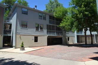 Elder Square Apartments in Boulder, CO - Foto de edificio - Building Photo