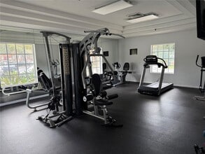 882 NW 92nd Ave in Plantation, FL - Building Photo - Building Photo