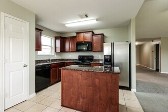 4810 Tulip Trail Ln in Richmond, TX - Building Photo - Building Photo