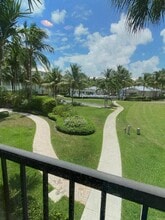123 Bay Colony Dr N in Juno Beach, FL - Building Photo - Building Photo
