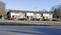 Good Hope Townhomes in Milwaukee, WI - Building Photo - Building Photo