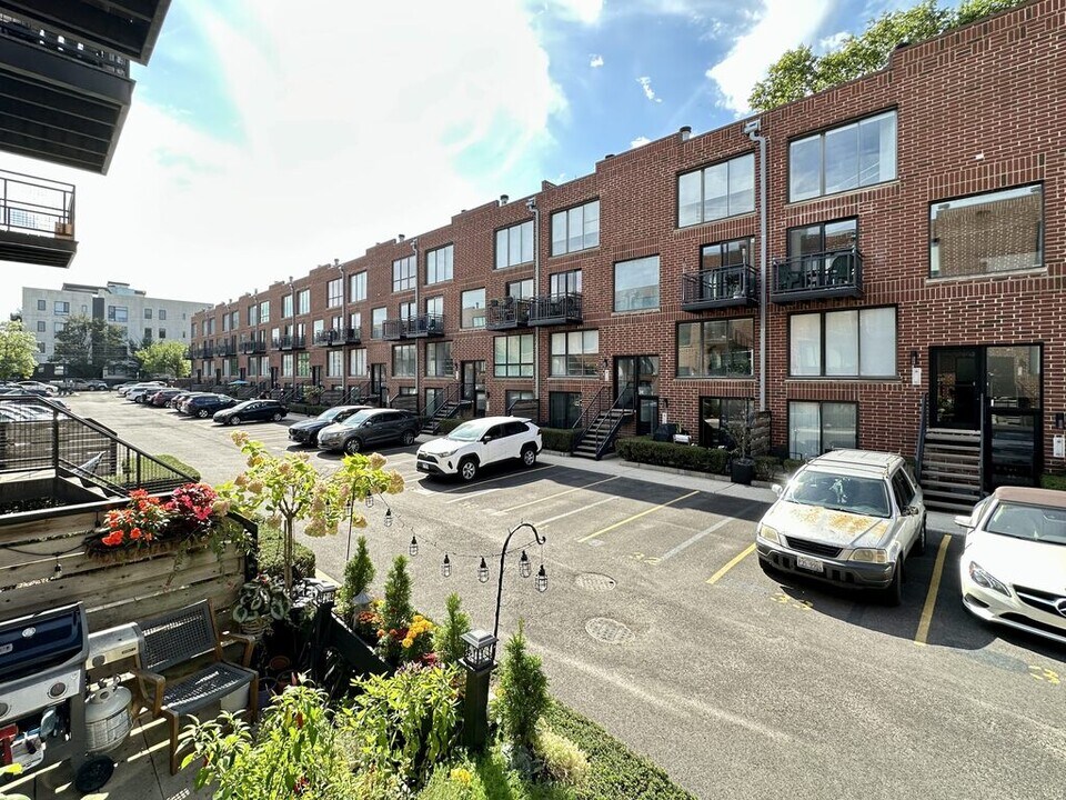 949 W Grace St in Chicago, IL - Building Photo