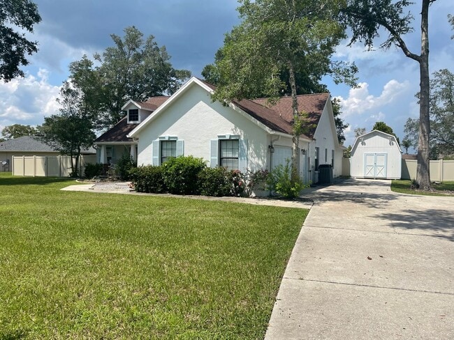 property at 6597 SE 8th Street Rd