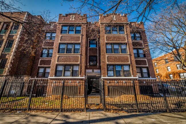 8000 S Ellis Ave in Chicago, IL - Building Photo - Building Photo