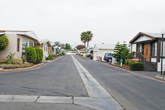 Huntington shorecliffs in Huntington Beach, CA - Building Photo - Building Photo