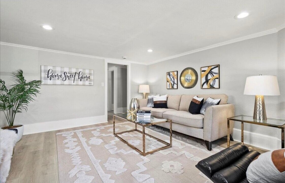 3236 Helen St in Oakland, CA - Foto de edificio