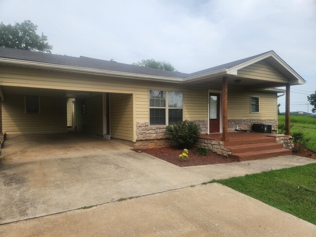 20 Castleberry Ln in Lamar, AR - Foto de edificio - Building Photo