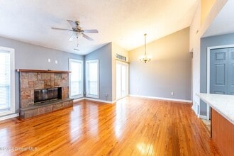 822 Hampton Pl Blvd in Troy, NY - Building Photo - Building Photo