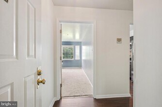 8601 Falls Run Rd in Ellicott City, MD - Building Photo - Building Photo