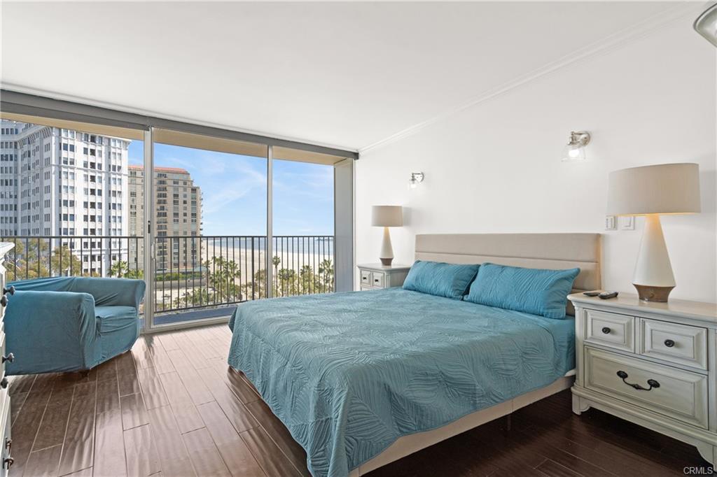 700 E Ocean Blvd in Long Beach, CA - Building Photo