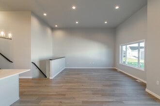 3633 33rd St S in Moorhead, MN - Building Photo - Building Photo