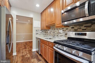 5614 Bloomfield Dr in Alexandria, VA - Foto de edificio - Building Photo