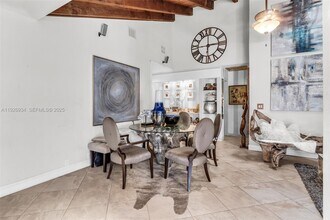 1420 W Sandpiper Cir in Pembroke Pines, FL - Building Photo - Building Photo