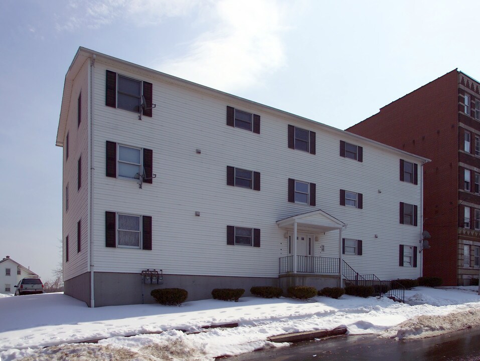 59-69 Bowers St in Holyoke, MA - Building Photo