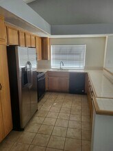 39191 Silktree Dr in Murrieta, CA - Foto de edificio - Building Photo