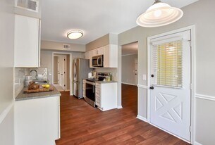 Villas on Briarcliff in Atlanta, GA - Building Photo