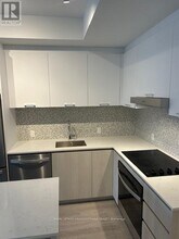 8188 Yonge St in Vaughan, ON - Building Photo - Building Photo