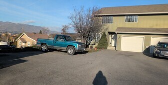 939 N Baker Ave, Unit 11 in East Wenatchee, WA - Building Photo