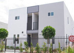 3901 Wisconsin Plz in Los Angeles, CA - Building Photo