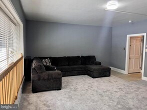 27 N Hanover St in Pottstown, PA - Building Photo - Building Photo