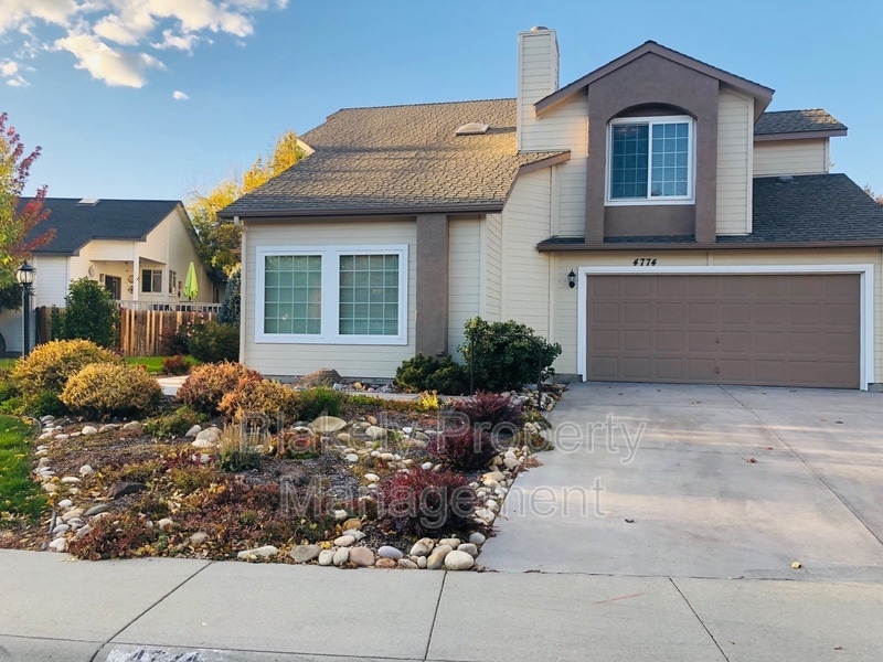 4774 N Waterfront Way in Boise, ID - Building Photo