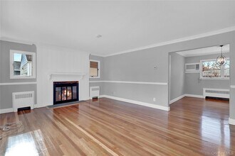 1336 Potter Blvd in Bay Shore, NY - Building Photo - Building Photo