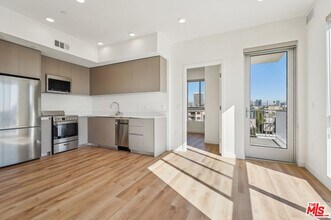 1814 Federal Ave in Los Angeles, CA - Building Photo - Building Photo