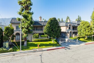 Villa Maria in Arcadia, CA - Foto de edificio - Building Photo