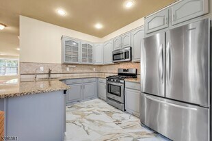 46 Gordon Cir in Parsippany Troy Hills, NJ - Building Photo
