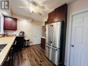 26 Larchwood Dr in St Catharines, ON - Building Photo - Building Photo