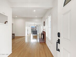 1244 Heatherview Dr in Oak Park, CA - Building Photo - Building Photo