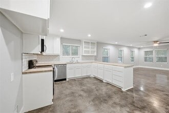 607 E Day St in Denison, TX - Building Photo - Building Photo