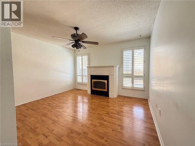 3389 Wild Cherry Ln in Mississauga, ON - Building Photo - Building Photo