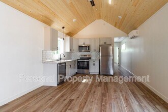 8005 NE 32nd St in Vancouver, WA - Building Photo - Building Photo